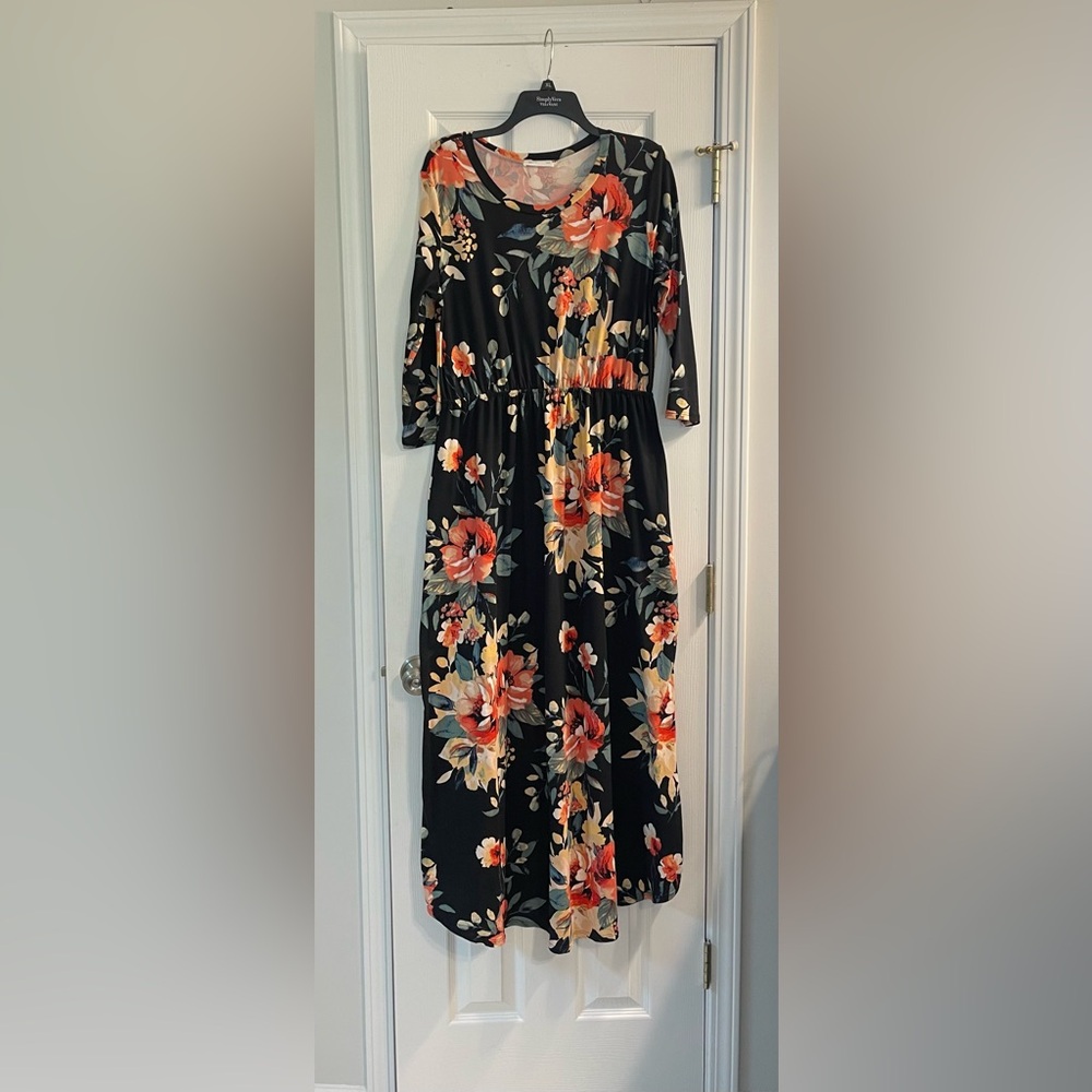 Black Floral Maxidress-Sz Large